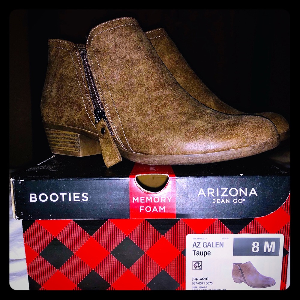 Arizona Booties - Size 8